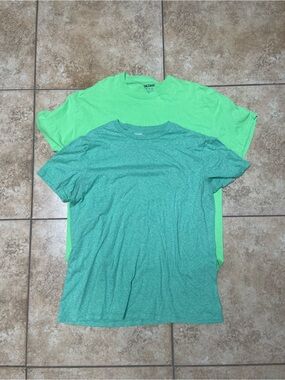 Pair of Men’s Green Crew Neck T-Shirt